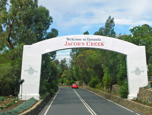 Entrance arch to Tanunda